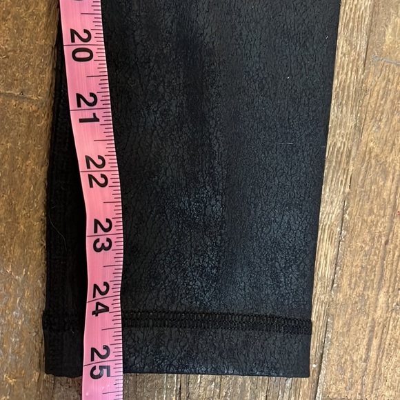 Ingrid + Isabel Maternity Active Leggings - Picture 7 of 8